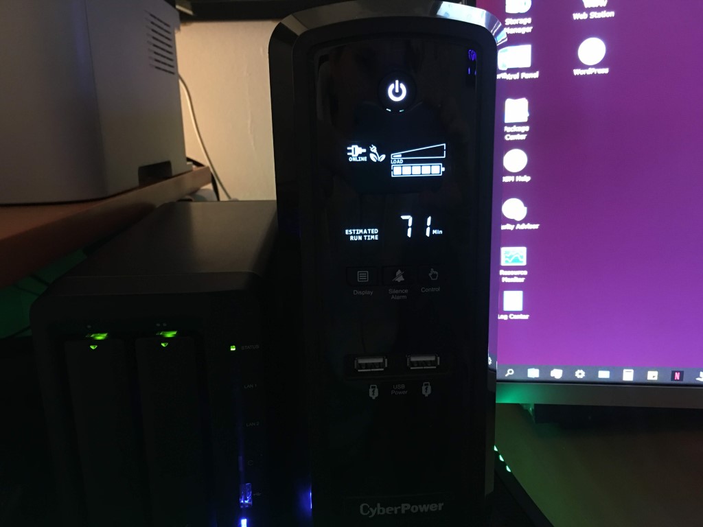 CYBERPOWER Gaming UPS 1500VA900W with computer