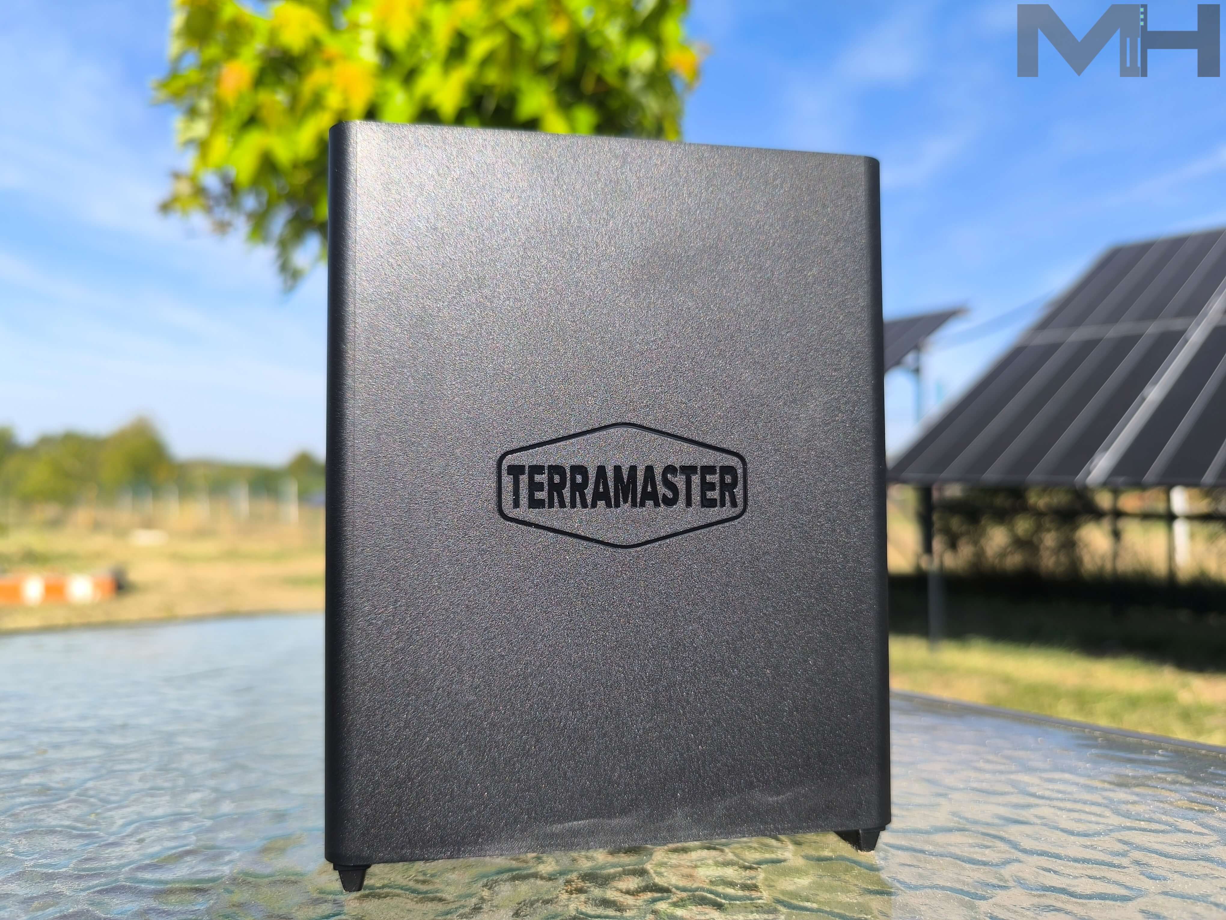 TerraMaster F8 SSD Plus Review 6