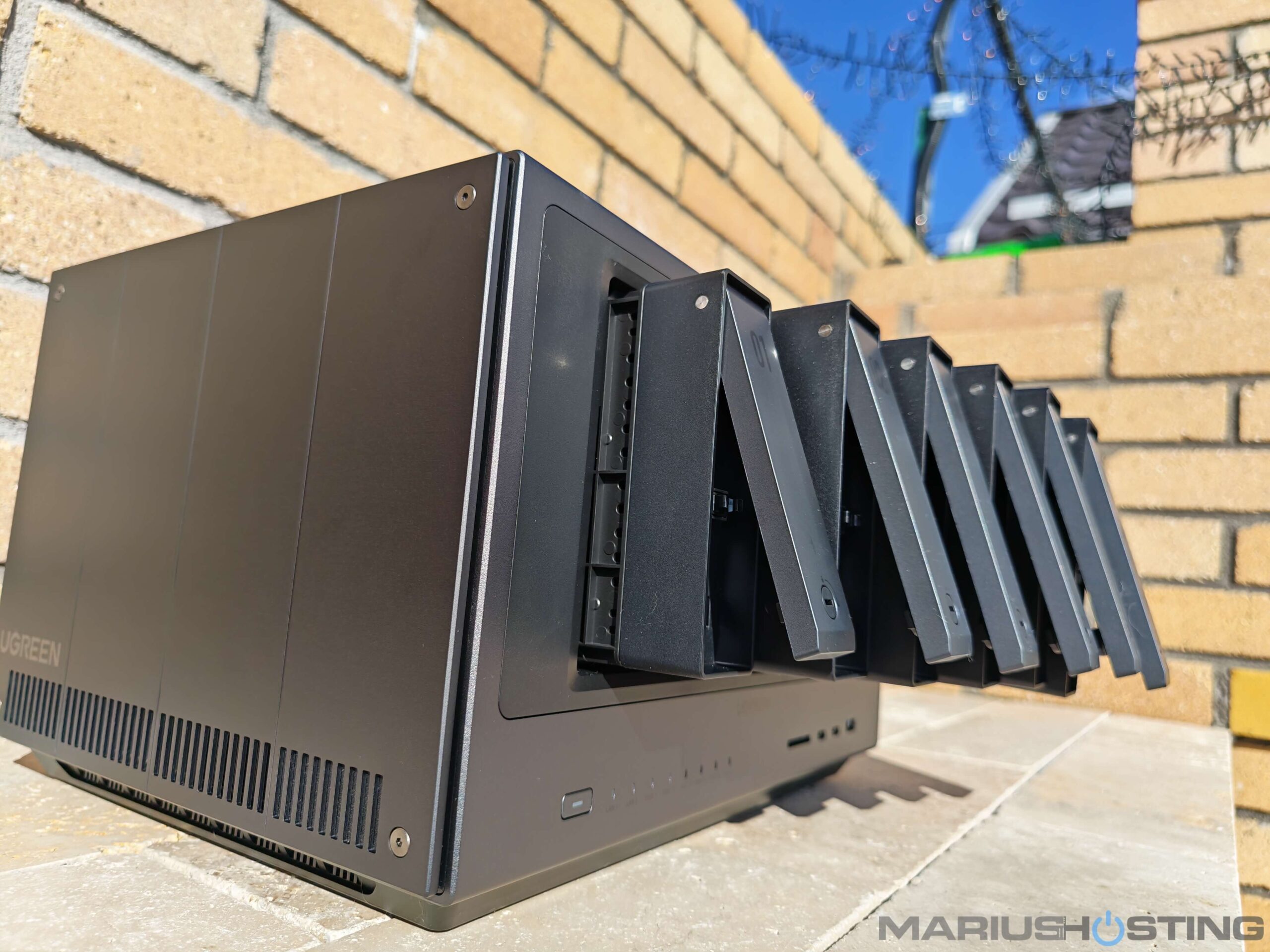 UGREEN AI NAS iDX6011 Pro Review 11