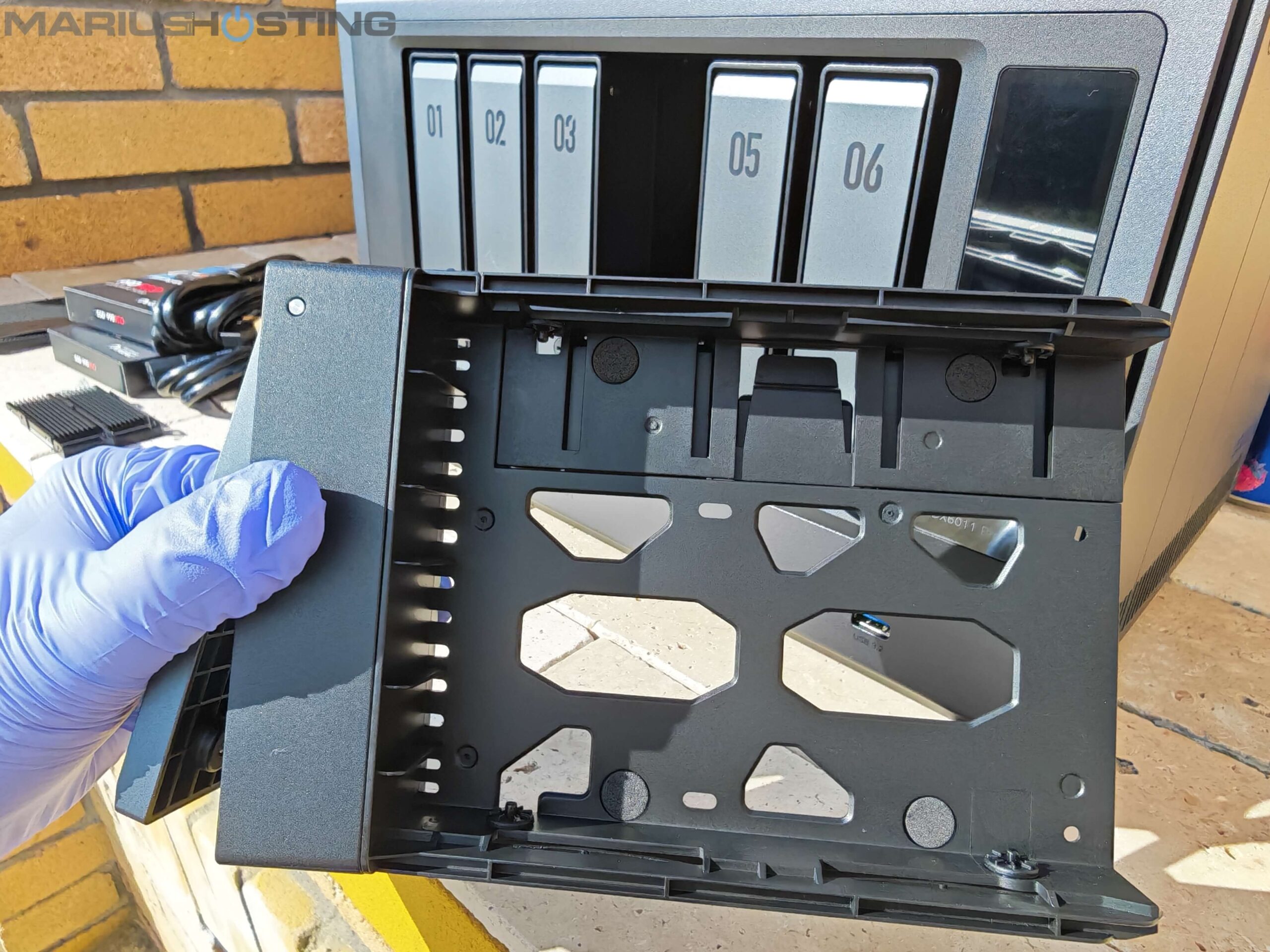 UGREEN AI NAS iDX6011 Pro Review 12