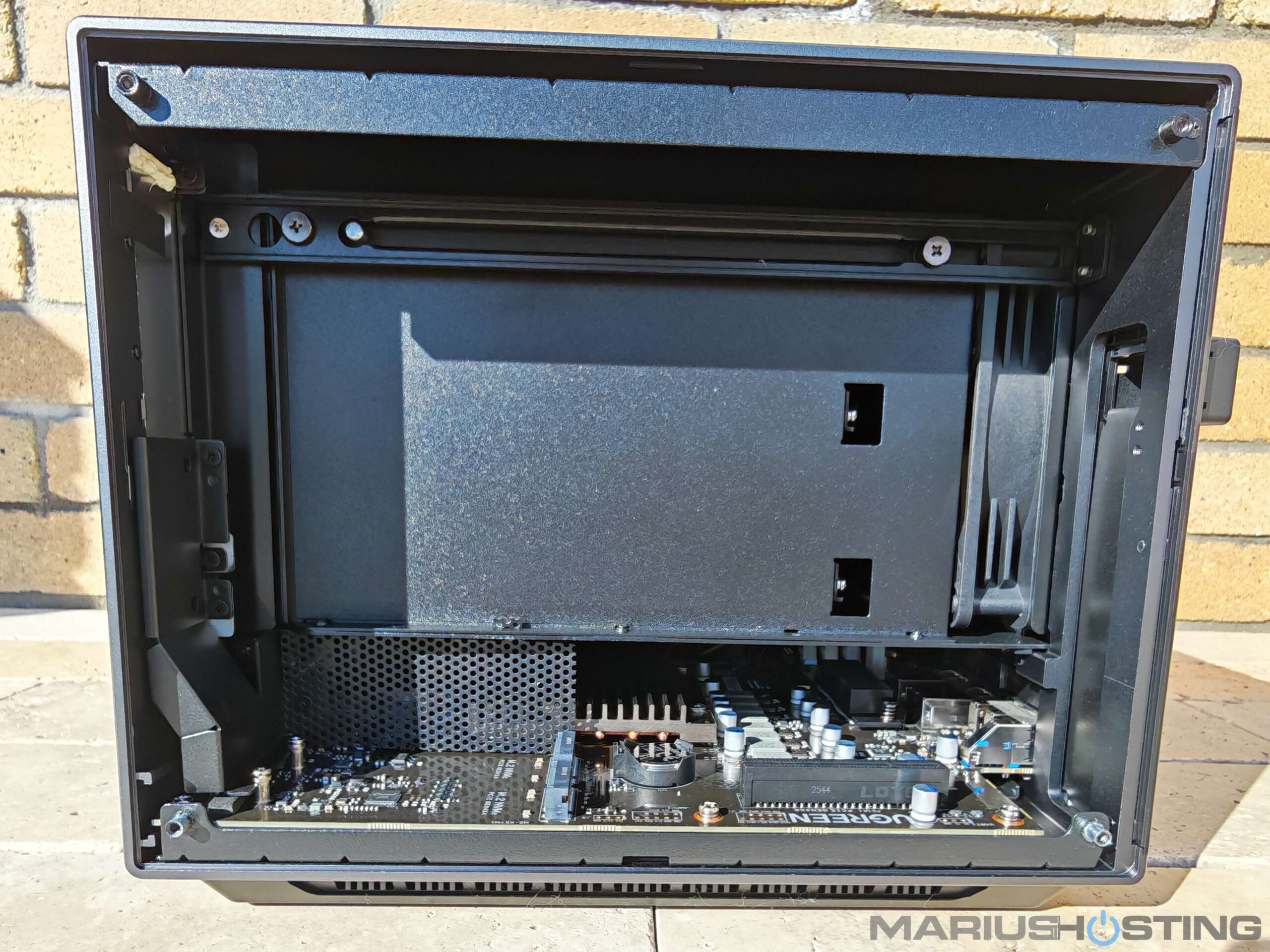 UGREEN AI NAS iDX6011 Pro Review 20