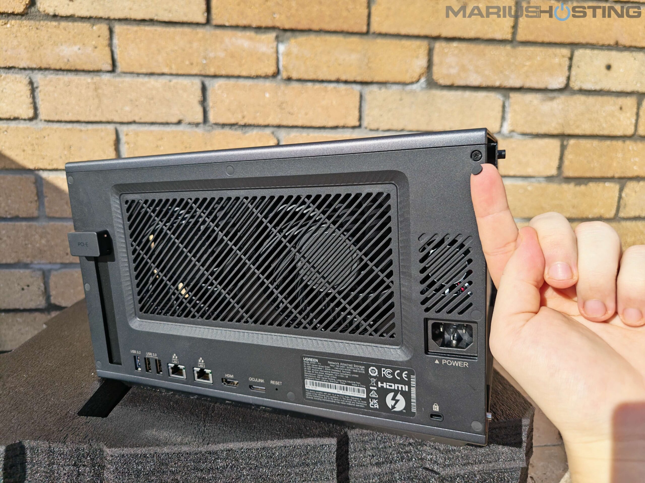 UGREEN AI NAS iDX6011 Pro Review 37