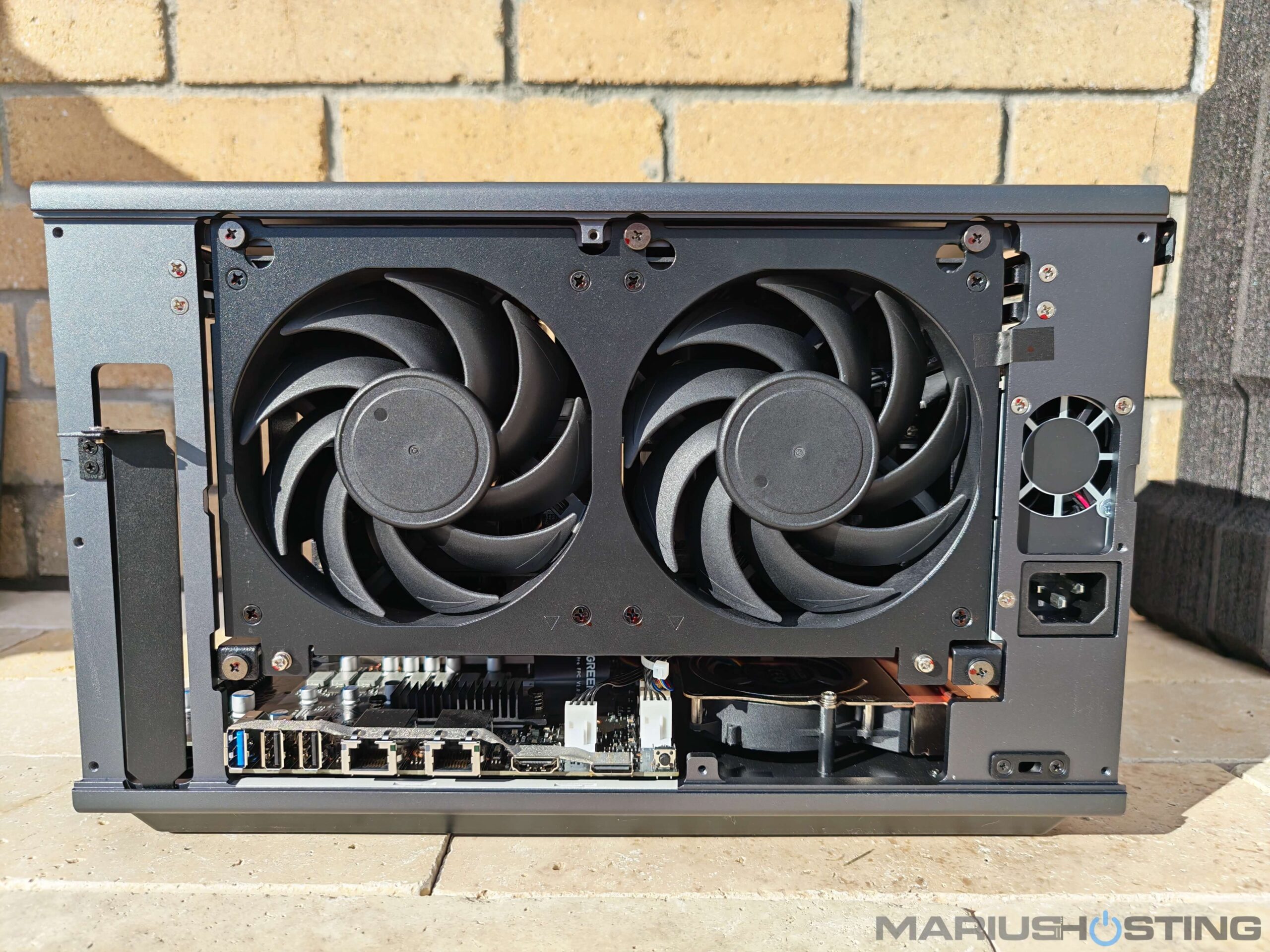 UGREEN AI NAS iDX6011 Pro Review 38