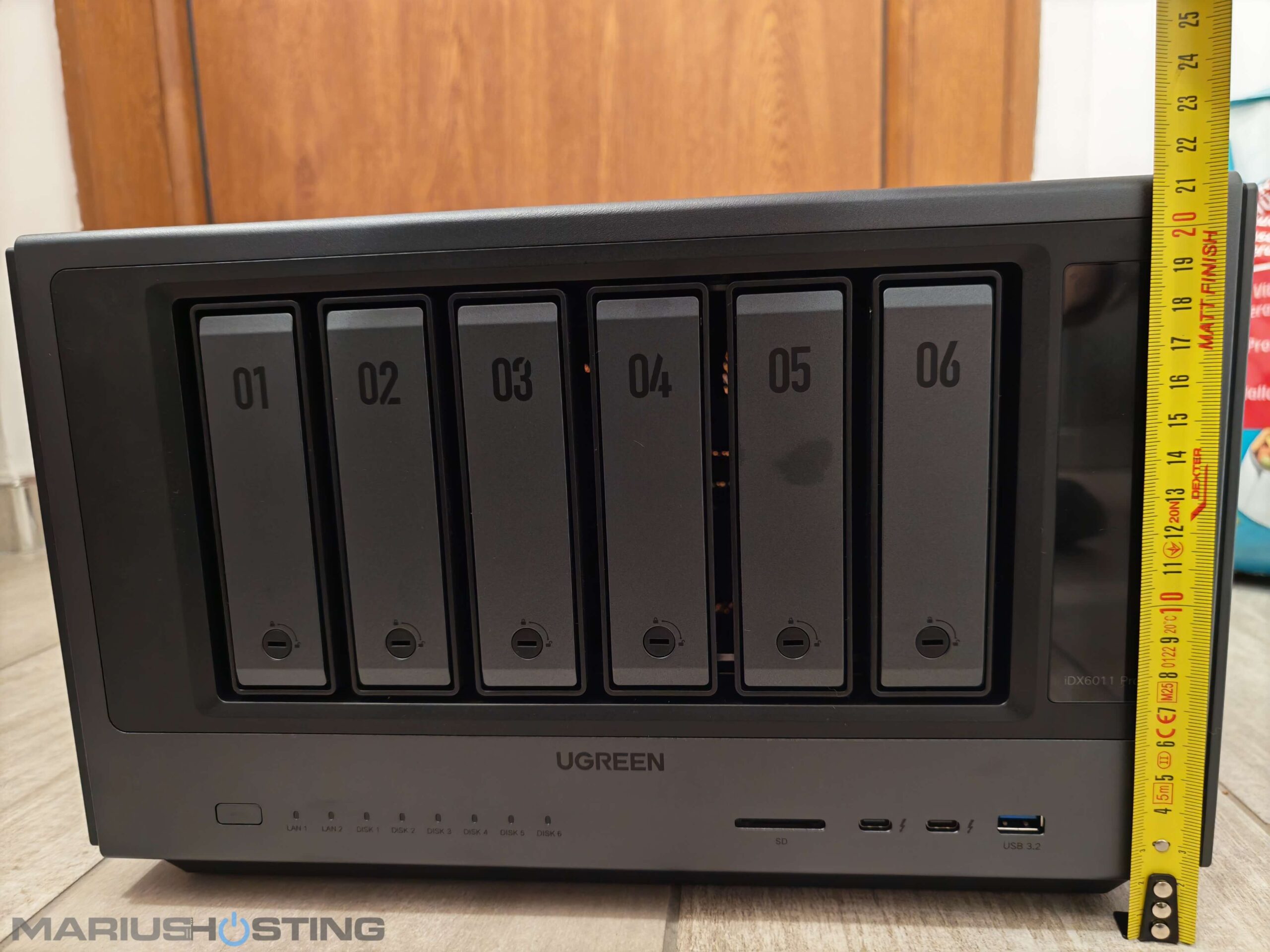 UGREEN AI NAS iDX6011 Pro Review 7