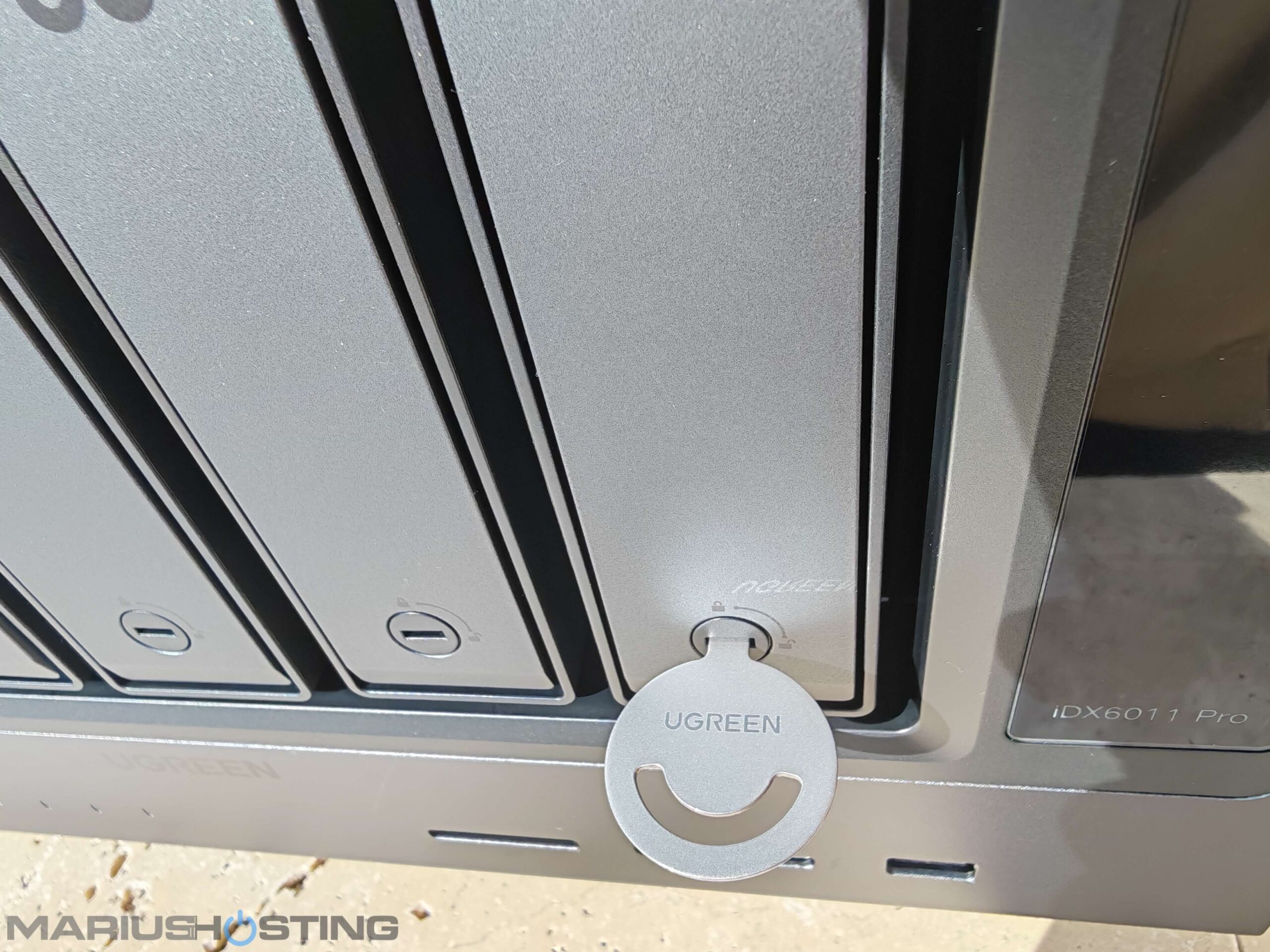 UGREEN AI NAS iDX6011 Pro Review 9